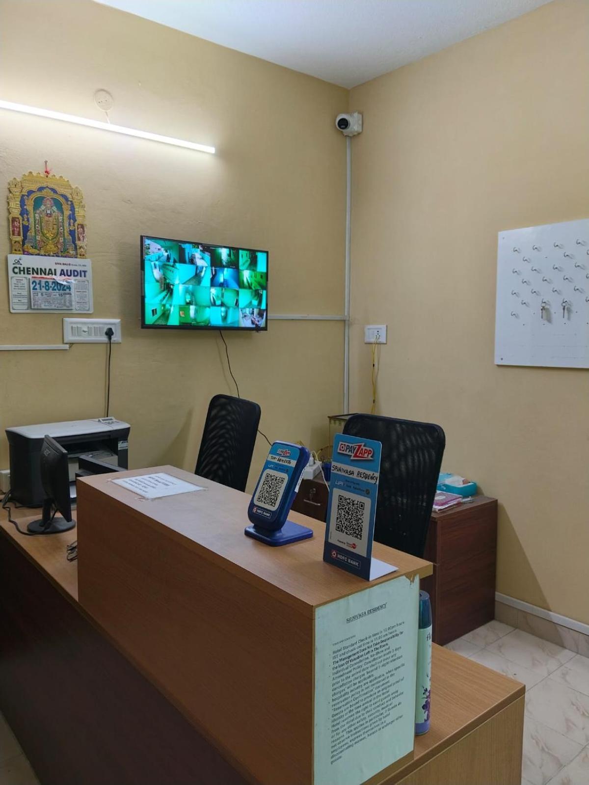 Srinivasa Serviced Apartment Keelkattalai Chennai Dış mekan fotoğraf