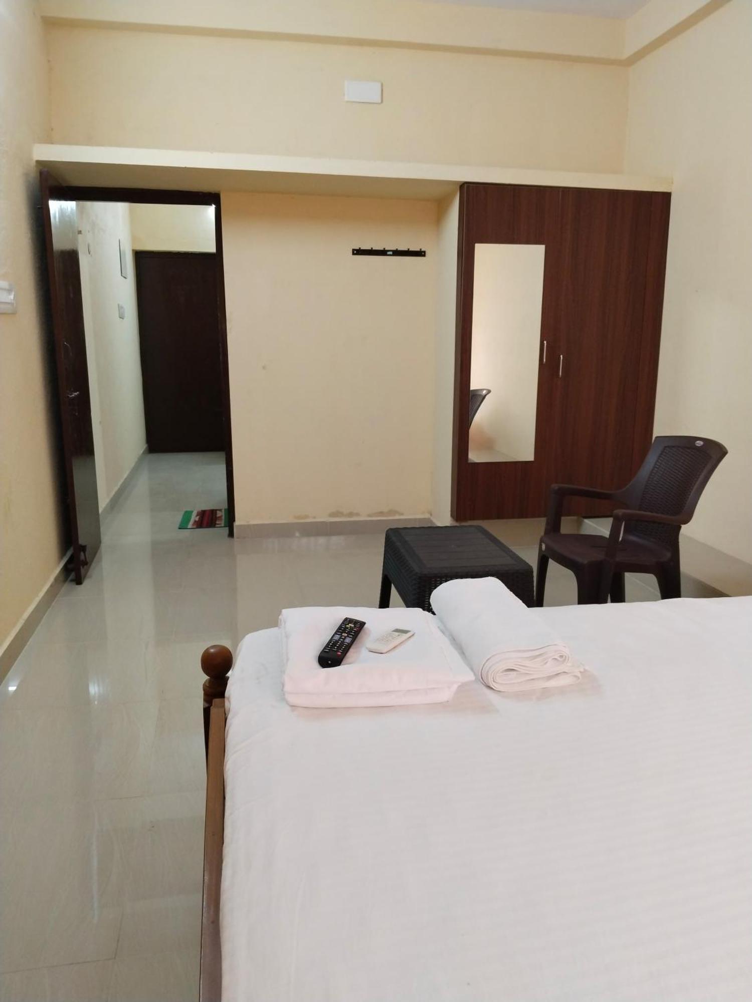 Srinivasa Serviced Apartment Keelkattalai Chennai Oda fotoğraf